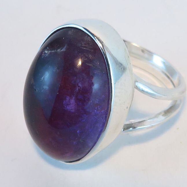  Sterling silver ring with large purple amethyst cabochon bezel set